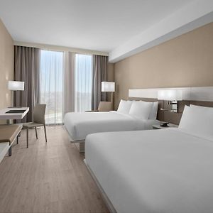 Queen Room Hearing Accesible
